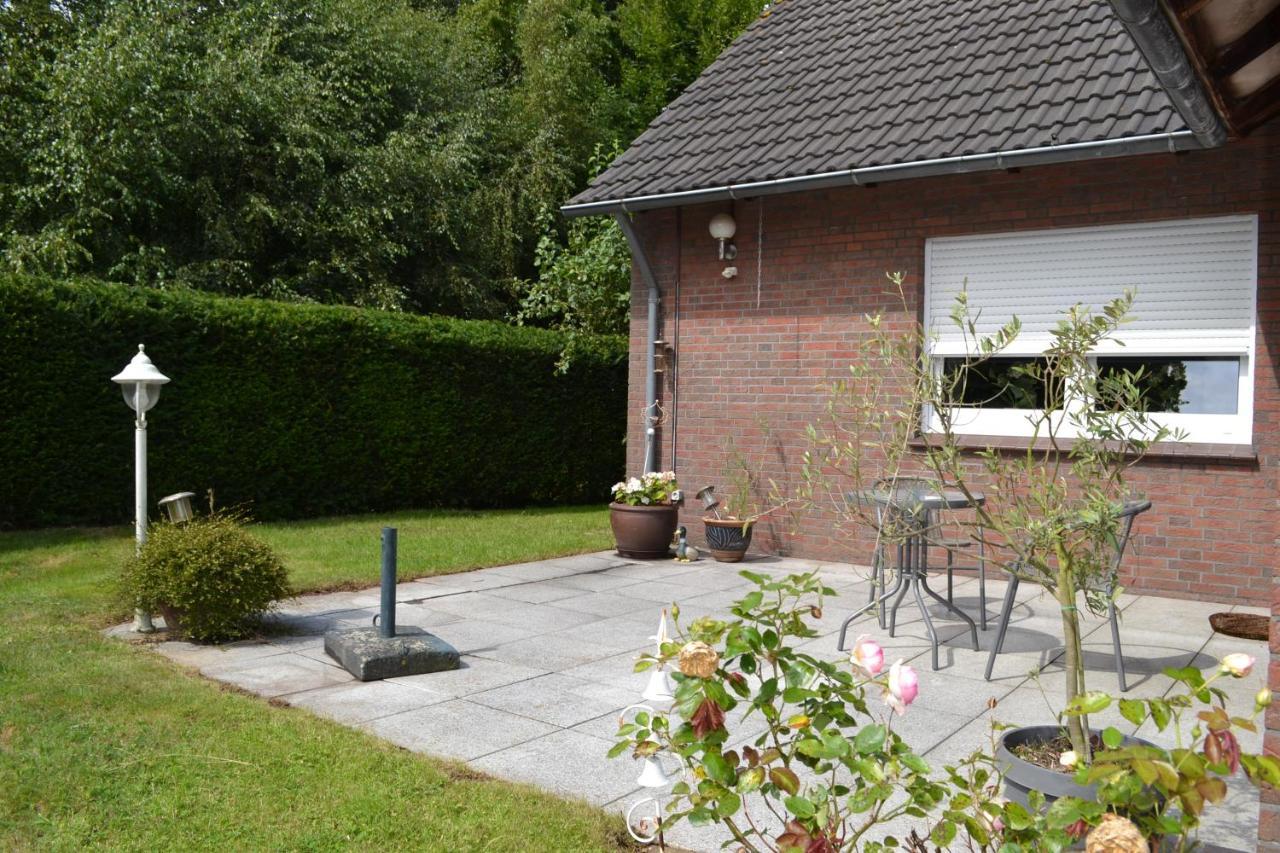 Ferienhaus am Wasser  Hinte Exterior foto